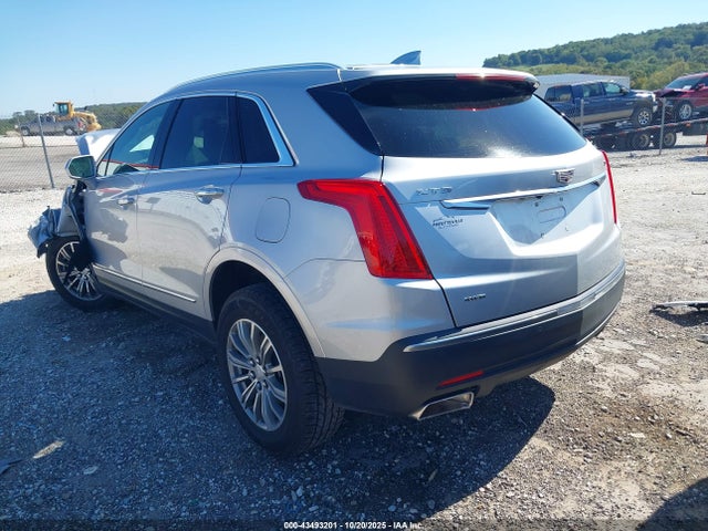 2017 CADILLAC XT5 1GYKNDRS0HZ146261 Photo 2