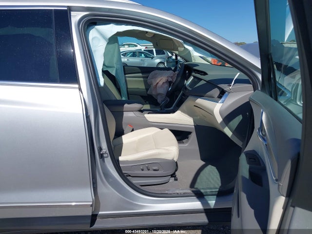 2017 CADILLAC XT5 1GYKNDRS0HZ146261 Photo 4