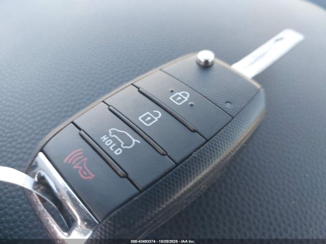 2018 KIA SOUL KNDJN2A23J7896661 Photo 10