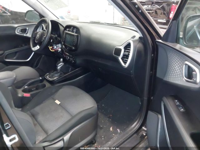 2021 KIA SOUL KNDJ23AU4M7756560 Photo 4