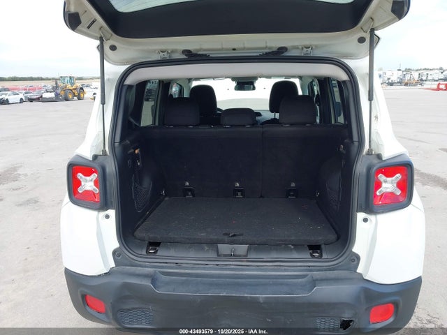Jeep Renegade Latitude 2016 ZACCJBBT7GPC92411 Image 17