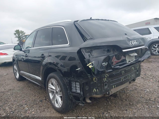 2023 AUDI Q7 WA1LXBF7XPD011139 Photo 2