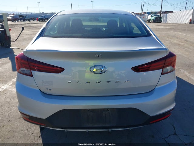 Hyundai ELANTRA SE 2019 5NPD74LF1KH432316 Image 17
