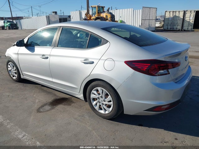 Hyundai ELANTRA SE 2019 5NPD74LF1KH432316 Image 3