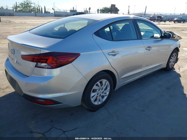Hyundai ELANTRA SE 2019 5NPD74LF1KH432316 Image 4