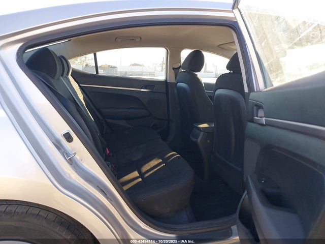 Hyundai ELANTRA SE 2019 5NPD74LF1KH432316 Image 8