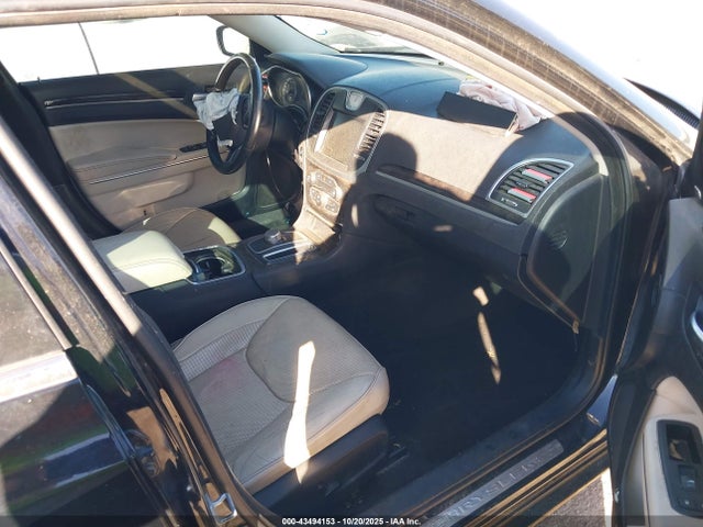 2016 CHRYSLER 300C 2C3CCAEG6GH219832 Photo 4