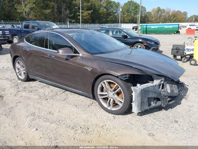 2013 TESLA MODEL S 5YJSA1DN0DFP16244 Photo 0