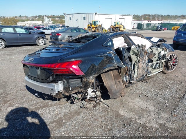 2025 AUDI S E-TRON GT WAUG9BFW8S7001738 Photo 3