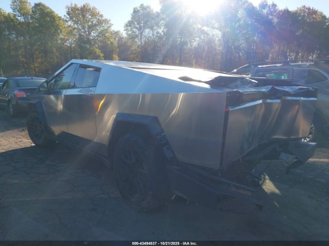2025 TESLA CYBERTRUCK 7G2CEHED8SA066996 Photo 2