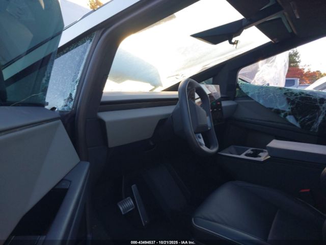 2025 TESLA CYBERTRUCK 7G2CEHED8SA066996 Photo 4