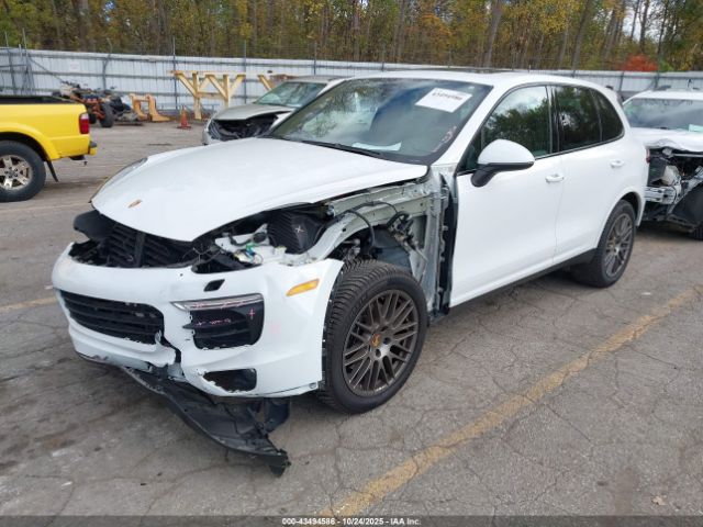 2017 PORSCHE CAYENNE WP1AA2A25HKA82870 Photo 1