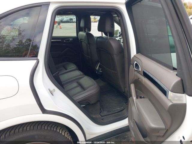 2017 PORSCHE CAYENNE WP1AA2A25HKA82870 Photo 7