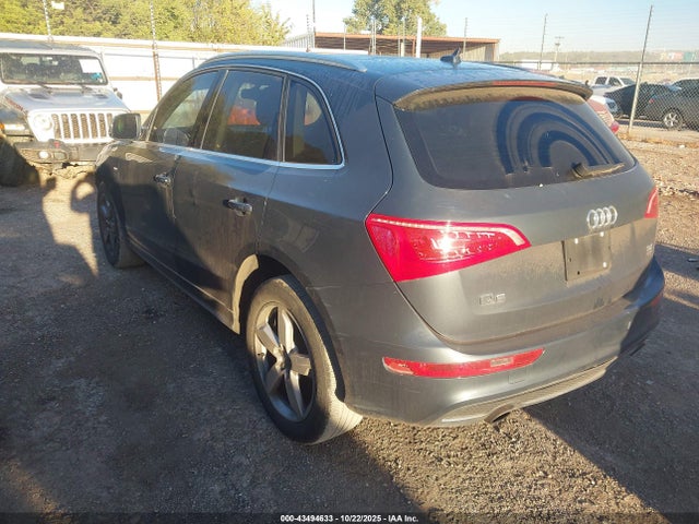 2011 AUDI Q5 WA1DKAFP2BA041405 Photo 2