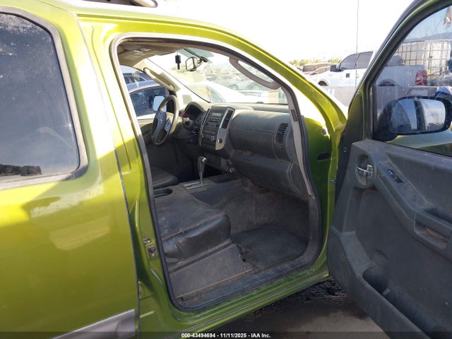 2011 NISSAN XTERRA 5N1AN0NW8BC517899 Photo 4