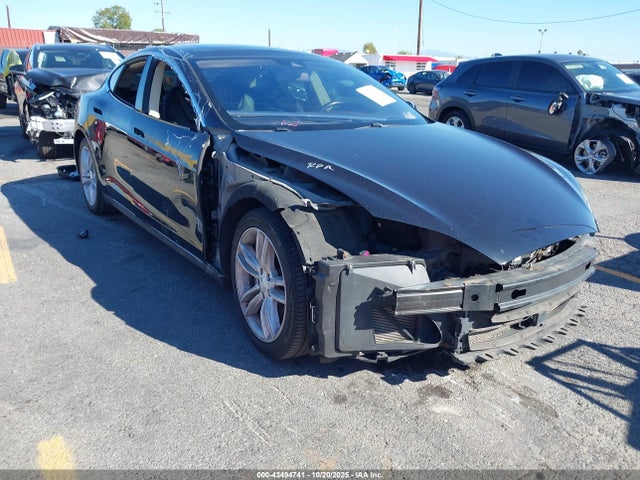 2015 TESLA MODEL S 5YJSA1E27FF114173 Photo 0