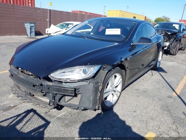 2015 TESLA MODEL S 5YJSA1E27FF114173 Photo 1