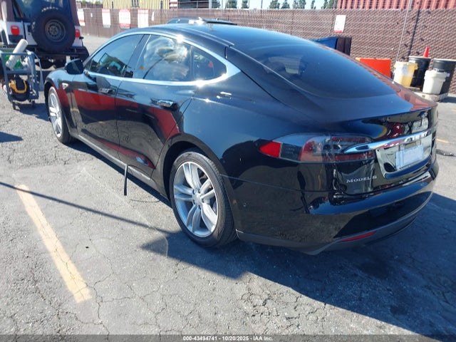 2015 TESLA MODEL S 5YJSA1E27FF114173 Photo 2