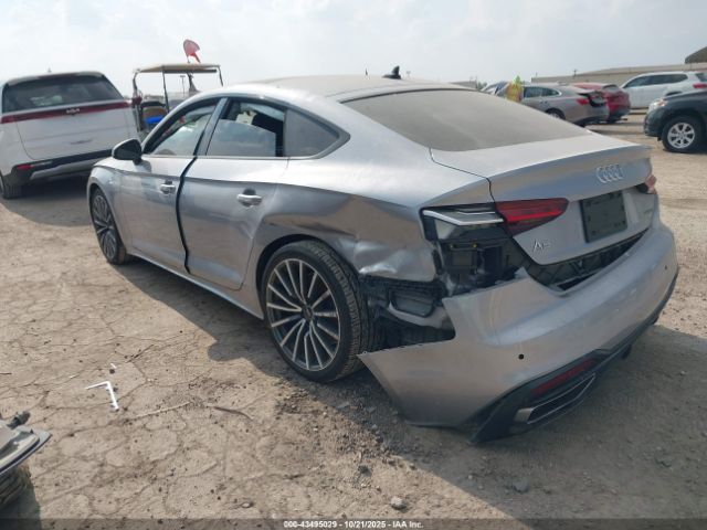 2022 AUDI A5 SPORTBACK WAUCBCF53NA027784 Photo 2