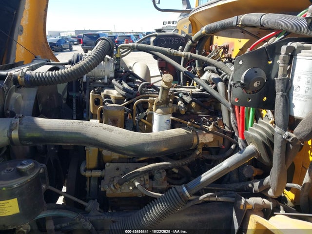 Продажа на аукционе авто 2002 Freightliner Chassis Fs65, vin: 4UZAAXAK72CJ78575, номер лота: 43495441