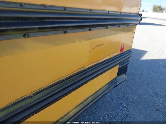 Продажа на аукционе авто 2002 Freightliner Chassis Fs65, vin: 4UZAAXAK72CJ78575, номер лота: 43495441