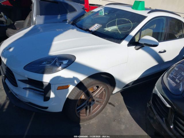 2019 PORSCHE MACAN WP1AA2A52KLB04772 Photo 1