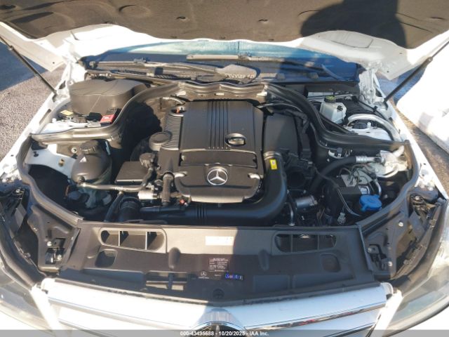 2013 MERCEDES-BENZ C 250 WDDGF4HB0DA762227 Photo 9