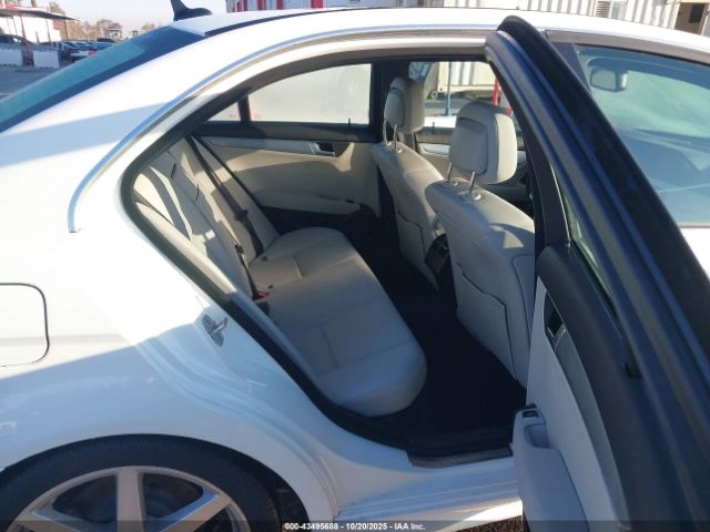 2013 MERCEDES-BENZ C 250 WDDGF4HB0DA762227 Photo 7