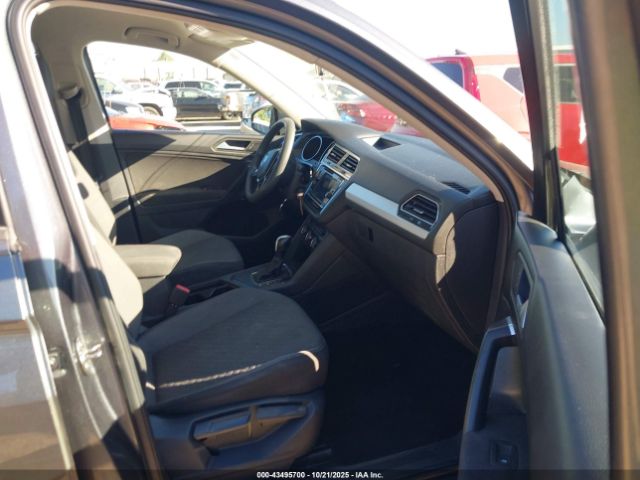 2021 VOLKSWAGEN TIGUAN 3VV1B7AX1MM132949 Photo 4