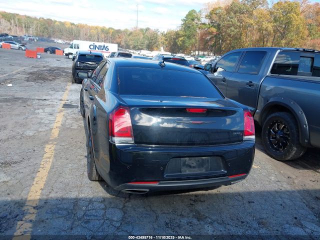 2022 CHRYSLER 300 2C3CCABG2NH218095 Photo 2