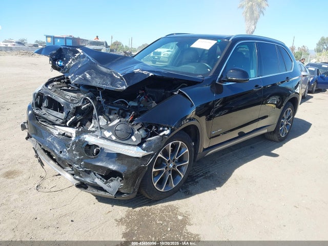 2018 BMW X5 5UXKR2C58J0Z17107 Photo 1
