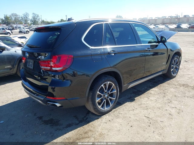 2018 BMW X5 5UXKR2C58J0Z17107 Photo 3