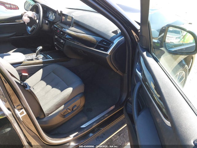 2018 BMW X5 5UXKR2C58J0Z17107 Photo 4