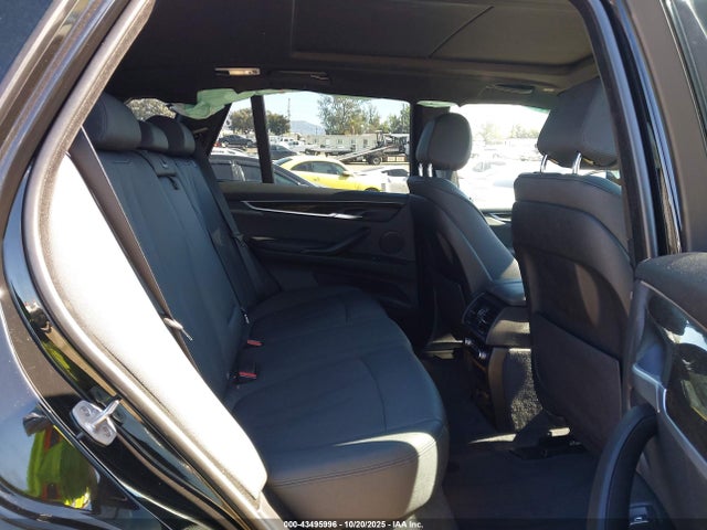 2018 BMW X5 5UXKR2C58J0Z17107 Photo 7