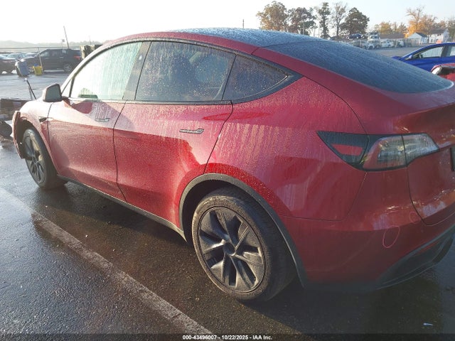 2024 TESLA MODEL Y 7SAYGDEE4RF157669 Photo 2