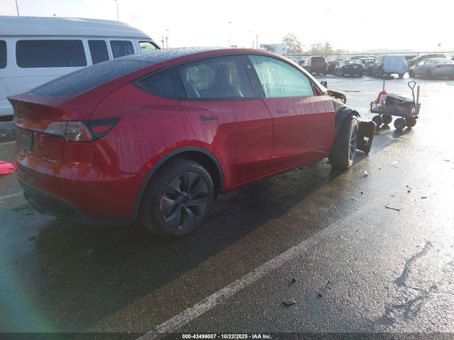 2024 TESLA MODEL Y 7SAYGDEE4RF157669 Photo 3