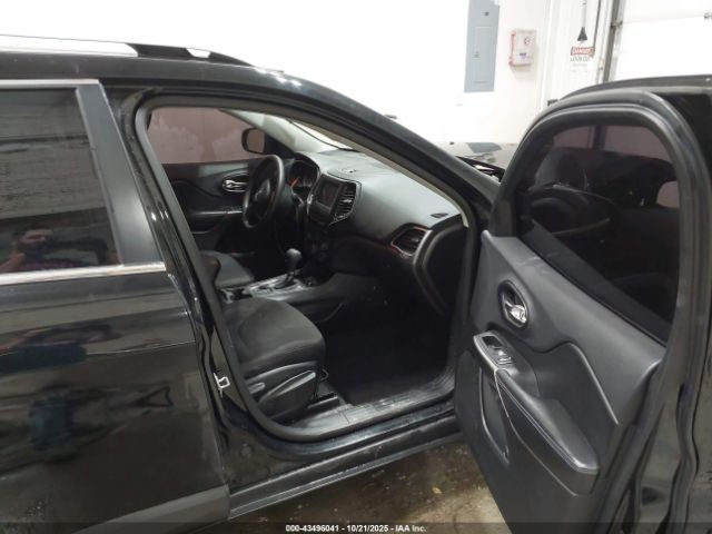 2019 JEEP CHEROKEE 1C4PJLCB9KD370725 Photo 4