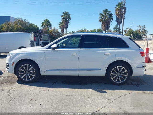 WA1VAAF71HD049428 Audi Q7 PRESTIG