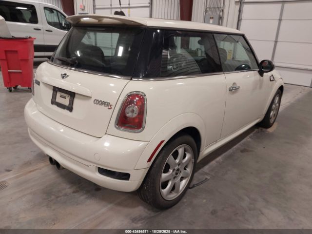 2010 MINI COOPER S WMWMF7C56ATX44814 Photo 3