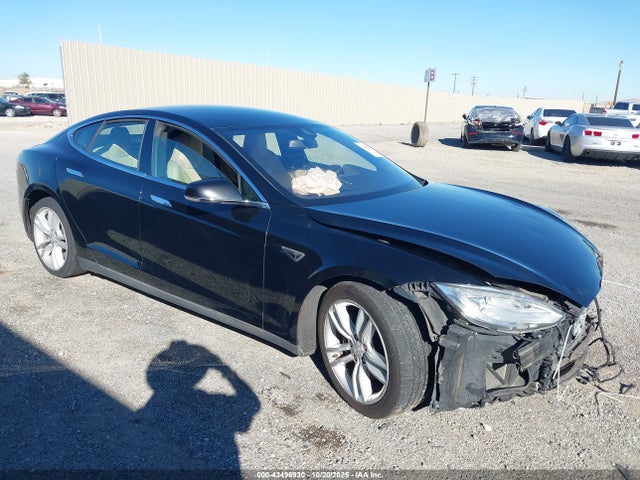 2015 TESLA MODEL S 5YJSA1E28FF119771 Photo 0