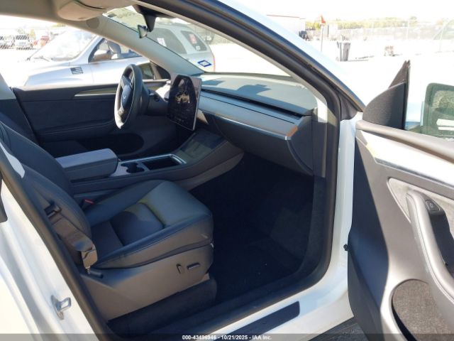2023 TESLA MODEL Y 7SAYGDEE3PA094297 Photo 4