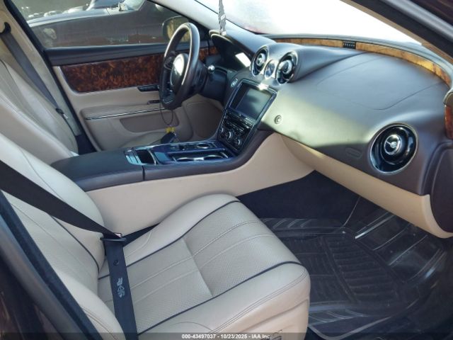 2011 JAGUAR XJ SAJWA1CB6BLV07207 Photo 4