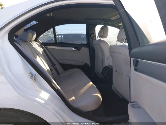 2013 MERCEDES-BENZ C 250 WDDGF4HB6DG017592 Photo 7
