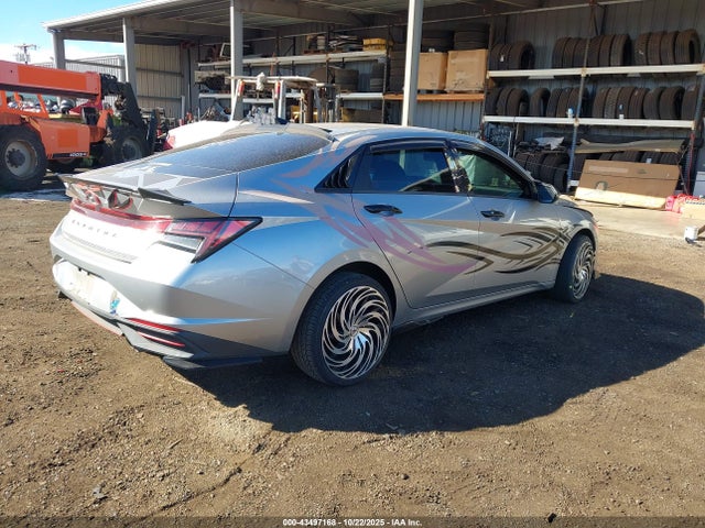 2021 HYUNDAI ELANTRA 5NPLL4AG2MH037423 Photo 3