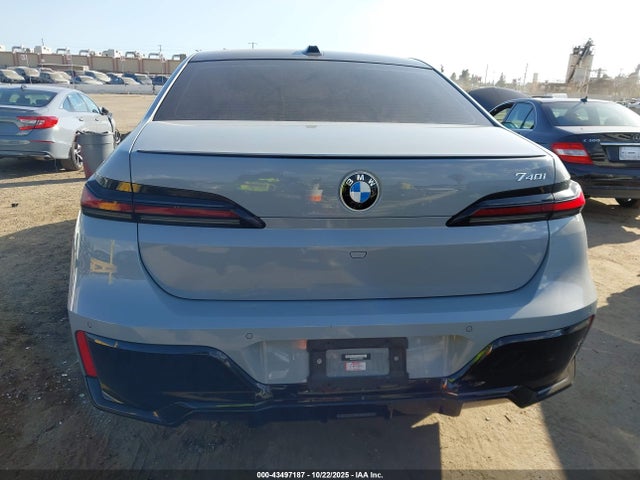 WBA23EH05PCM56633 BMW 740 I
