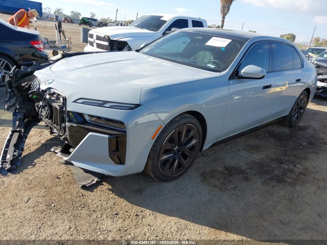 2023 BMW 740 WBA23EH05PCM56633 Photo 1