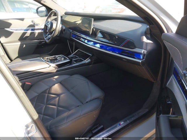 2023 BMW 740 WBA23EH05PCM56633 Photo 4