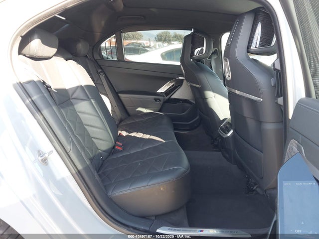 2023 BMW 740 WBA23EH05PCM56633 Photo 7