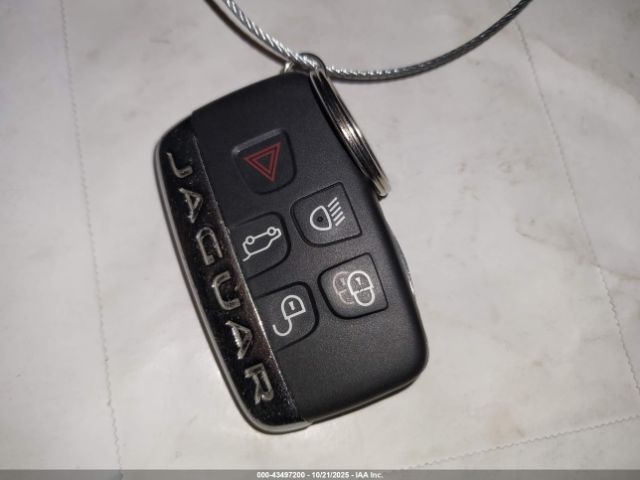 2018 JAGUAR F-PACE SADCJ2EV9JA255269 Photo 10