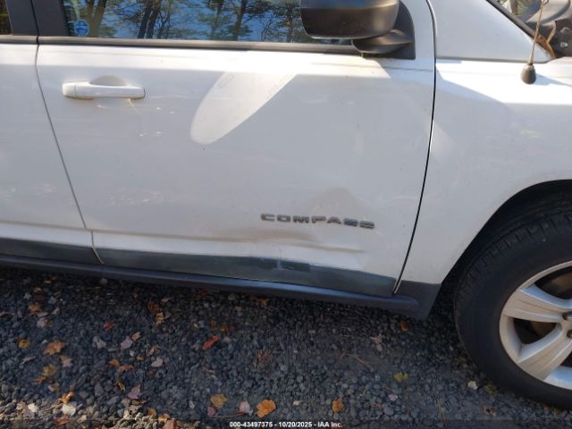 2011 JEEP COMPASS 1J4NF5FB3BD158302 Photo 5